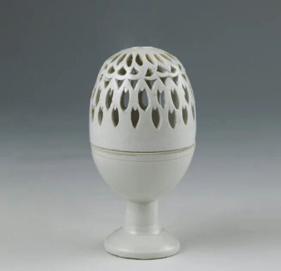 北宋 介休窑白釉镂空熏炉
山西博物院藏
