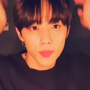 别人都显怀了你还没释怀