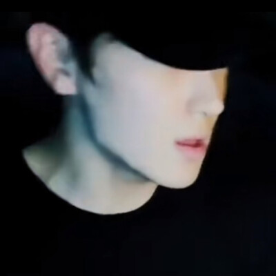 伯贤 (백현)《游乐园 (Amusement Park)》https://c6.y.qq.com/base/fcgi-bin/u?__=WCwlrr5uaG06 @QQ音乐