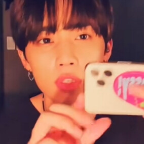 别人都显怀了你还没释怀