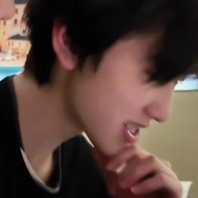 随便你吧美女，我只是一个农民，一个女孩，一个工人，一个草包