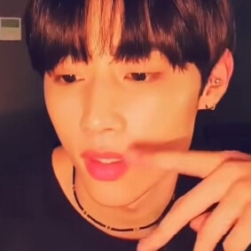 别人都显怀了你还没释怀