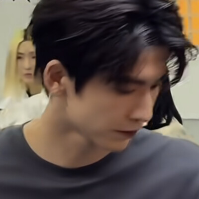 张凌赫
都调过！