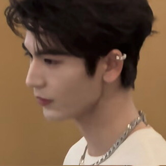 张凌赫
都调过！