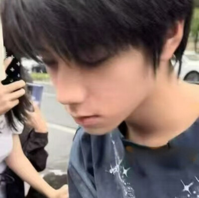 比我可爱的没我坏 比我坏的不存在