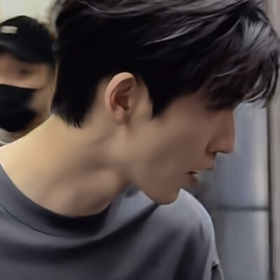 张凌赫
都调过！