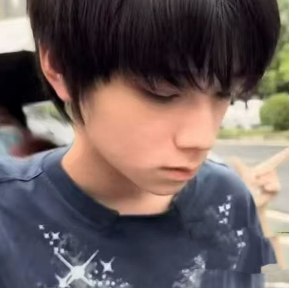 比我可爱的没我坏 比我坏的不存在