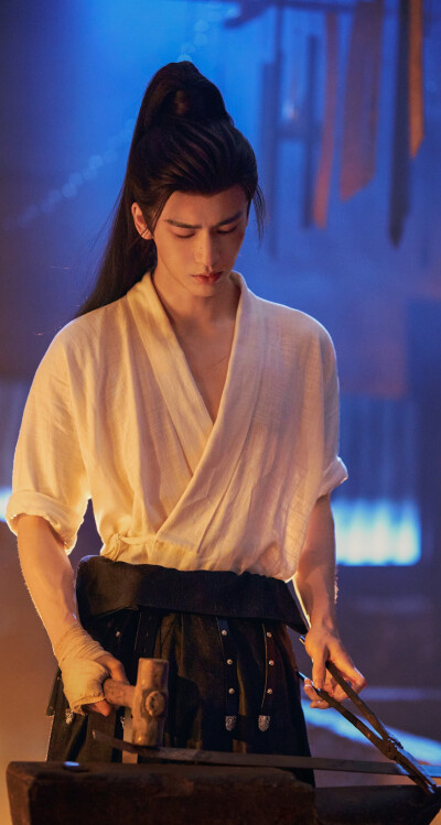 张凌赫《逐玉》谢征