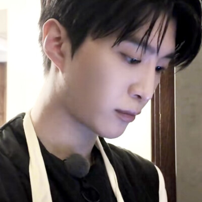 解封为@死女友 奉上头像好多则