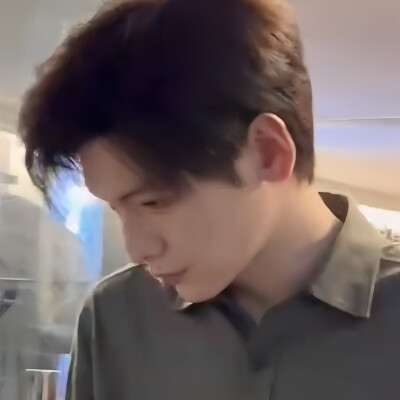 假如我和你的狗同时掉进水里，那么现在开始我成为你的小狗