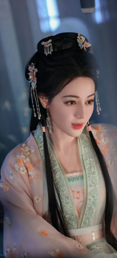 迪丽热巴《白日提灯》贺思慕