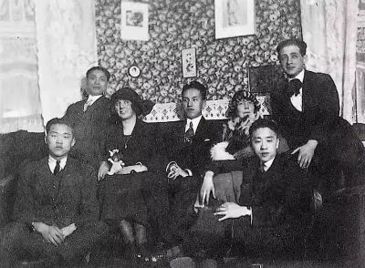 1925年刚到巴黎的常玉与友人合影