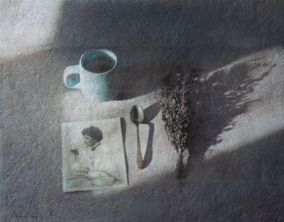 英国艺术家Andrejs Dinvalds （安德烈•丁瓦尔兹） 1970年出生于拉脱维亚里加，曾在波罗地海的媒体公司承担过多个电视频道的视觉设计工作。Andrejs画的通常都是非常简单常见的器皿，水果或者鲜花，多以俯视的角度，…