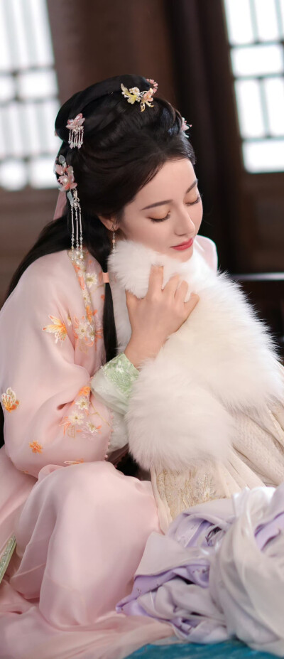 迪丽热巴《白日提灯》贺思慕