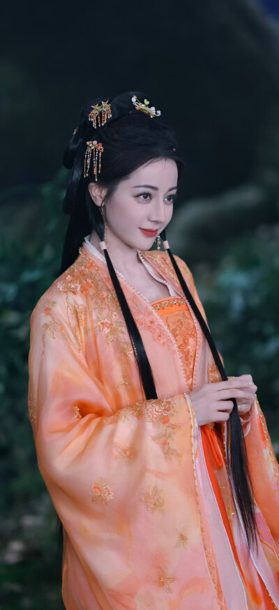 迪丽热巴《白日提灯》贺思慕