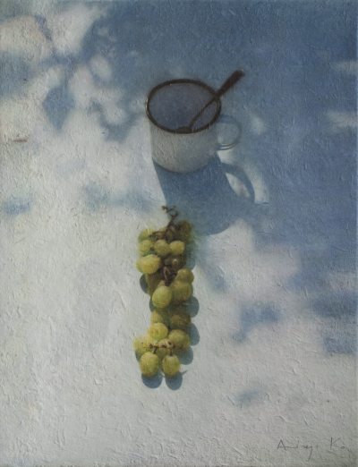 英国艺术家Andrejs Dinvalds （安德烈•丁瓦尔兹） 1970年出生于拉脱维亚里加，曾在波罗地海的媒体公司承担过多个电视频道的视觉设计工作。Andrejs画的通常都是非常简单常见的器皿，水果或者鲜花，多以俯视的角度，…