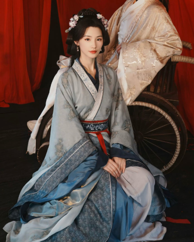 在你眉梢种红豆