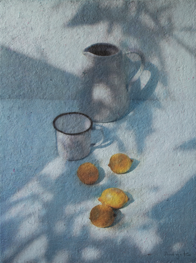 英国艺术家Andrejs Dinvalds （安德烈•丁瓦尔兹） 1970年出生于拉脱维亚里加，曾在波罗地海的媒体公司承担过多个电视频道的视觉设计工作。Andrejs画的通常都是非常简单常见的器皿，水果或者鲜花，多以俯视的角度，…