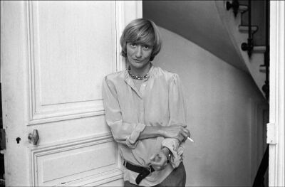 穿真丝衬衣的萨冈