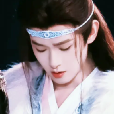 月鳞绮纪要播了啊，那我旧图新发一下！