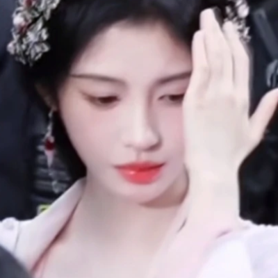 月鳞绮纪要播了啊，那我旧图新发一下！