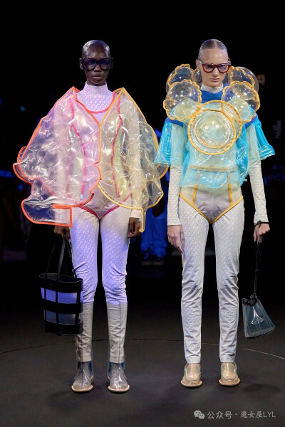 ANREALAGE 这个先锋时尚品牌
