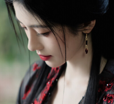 三千弱水潋尽万余