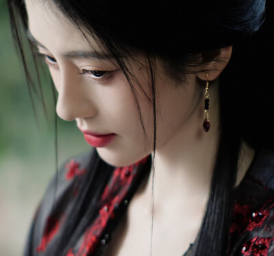 三千弱水潋尽万余