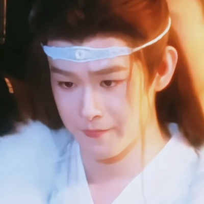 月鳞绮纪要播了啊，那我旧图新发一下！