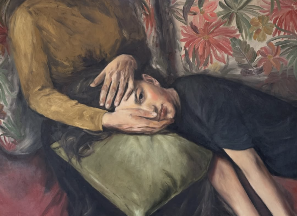 莉莉亚·科杜诺娃是一位出生于乌克兰、现居英国肯特郡的优秀当代具象画家，创作题材涵盖肖像、风景与静物，主要使用油画、水彩与炭笔绘画等媒介。她曾在基辅现实主义艺术学院接受绘画与素描训练，并完成伦敦皇家素描学校的发展年课程。她的创作深受乌克兰战争的影响：既映射出战争带来的痛苦与动荡，也蕴含着对家园与希望的温柔追忆。2025 年，她在英国举行名为 “声音” 的个展，作品在揭示痛苦与召唤希望之间找到情感平衡，展现出对人类坚韧精神的致敬。