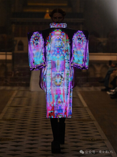 ANREALAGE 这个先锋时尚品牌
