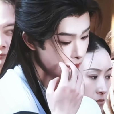 月鳞绮纪要播了啊，那我旧图新发一下！