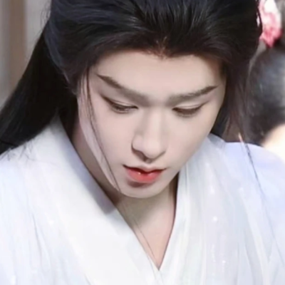 月鳞绮纪要播了啊，那我旧图新发一下！