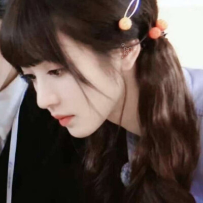 这两张是我三年前刚擦薇薇的时候特别喜欢用的，上头超级萌哦！