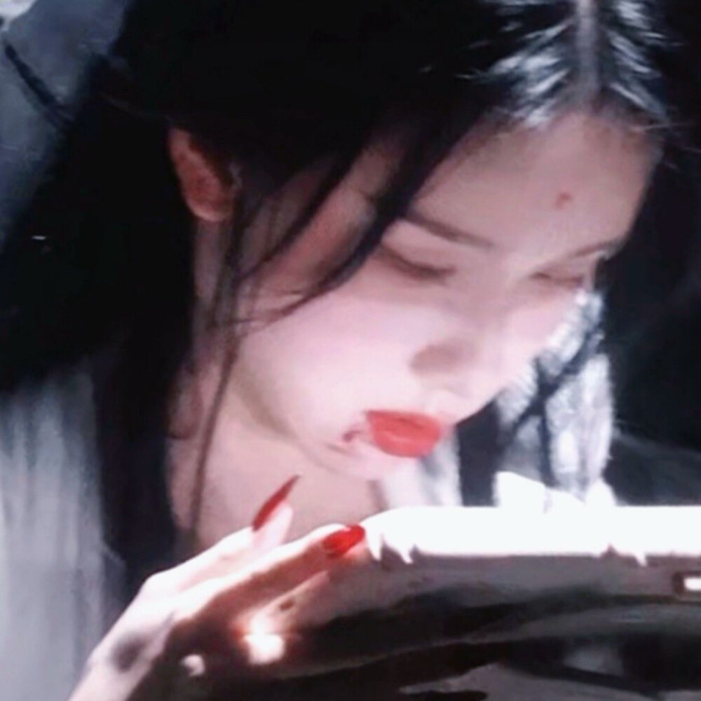 我特别特别喜欢这组。好有神性……（我都调过了用就收单吧谢谢！