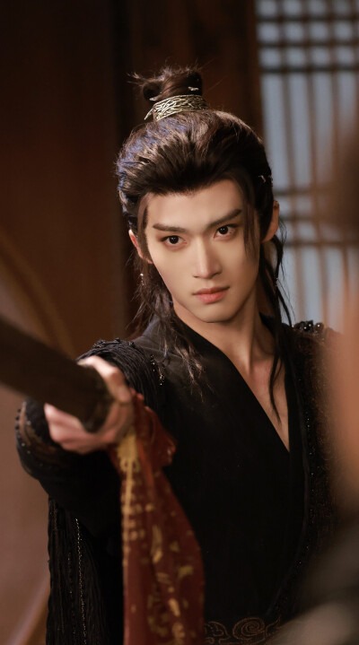 闫桉《月鳞绮纪》厉劫