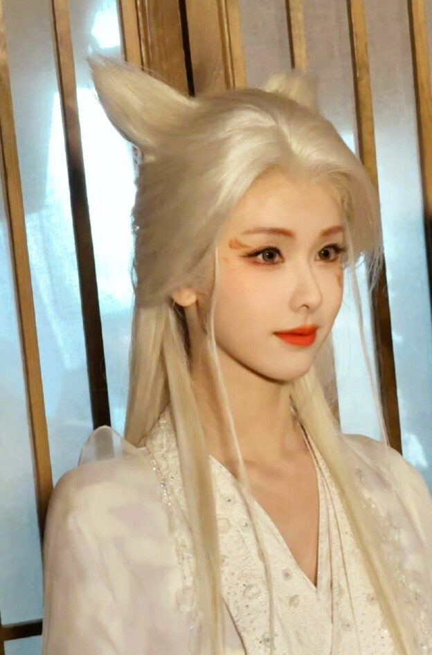陈都灵
