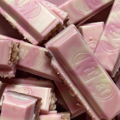 三色冰激凌色食物