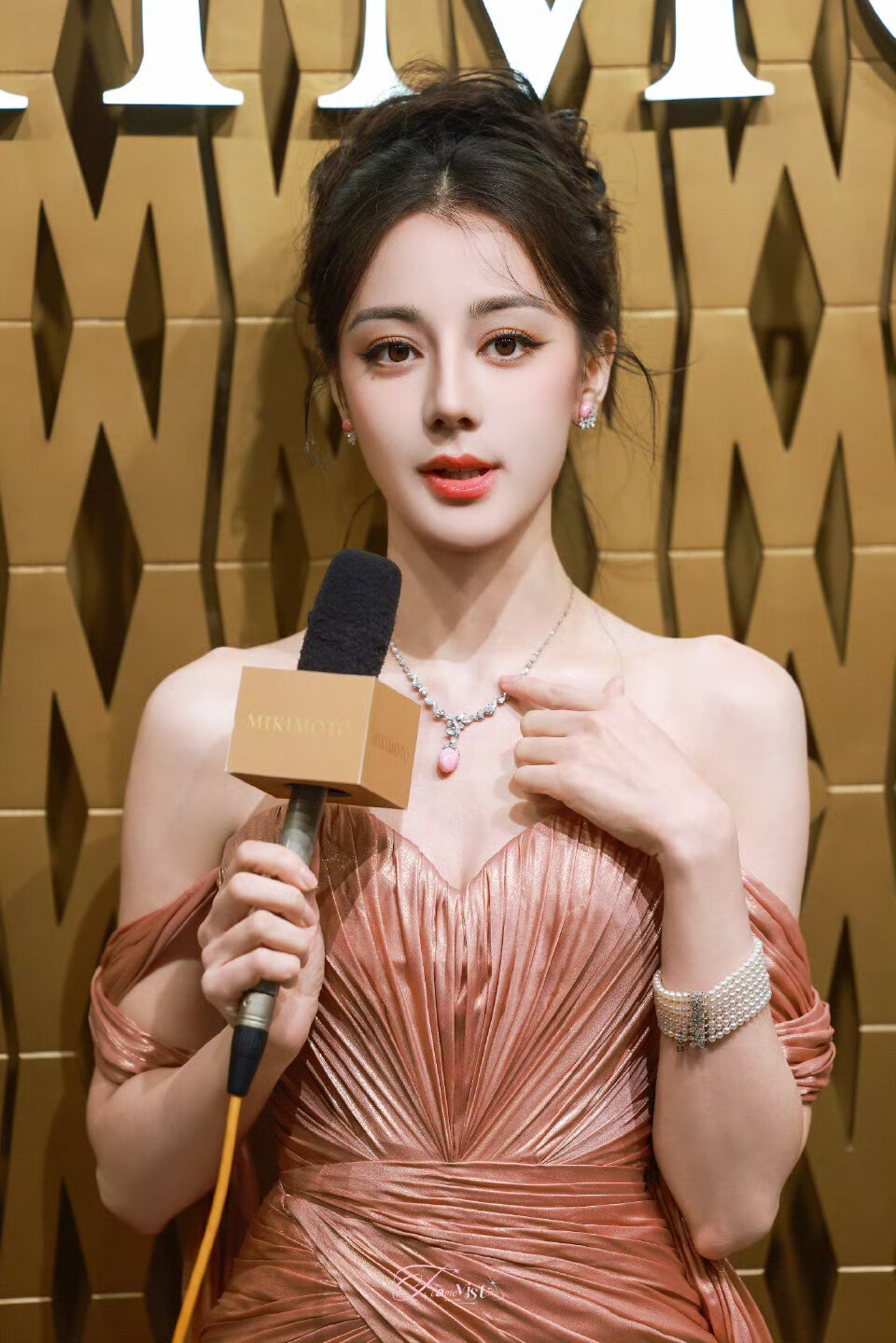 迪丽热巴