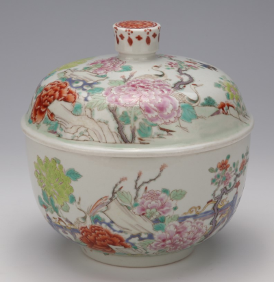 清雍正 粉彩五伦图盖罐
观复博物馆藏
