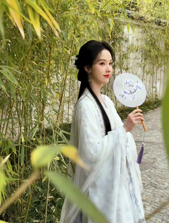陈都灵