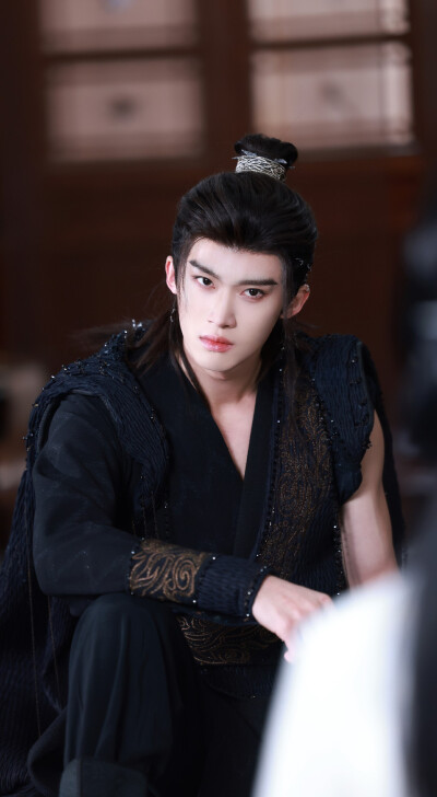 闫桉《月鳞绮纪》厉劫