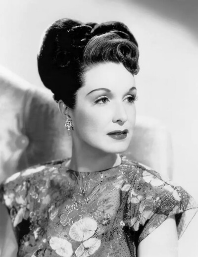  Gail Patrick