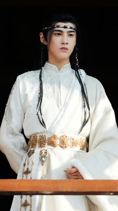 古子成《白日提灯》路达