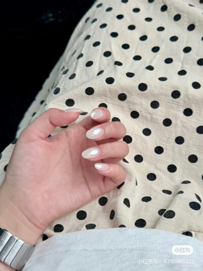 白色美甲