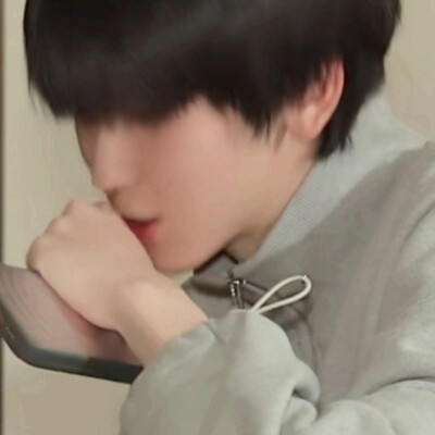 愿你永远都做一个相信童话的天使男孩