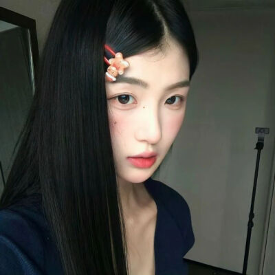 不希望你心事重重 希望你像晴天一样明媚 天天开心