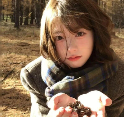 不希望你心事重重 希望你像晴天一样明媚 天天开心