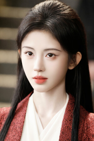 月鳞绮纪  鞠婧祎∣露芜衣