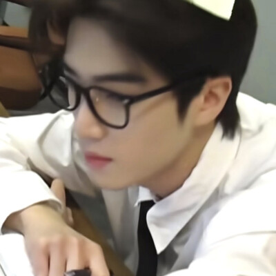 你却爱着一个社畜